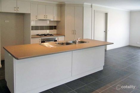 Property photo of 2 Ti Tree Court Yarragon VIC 3823