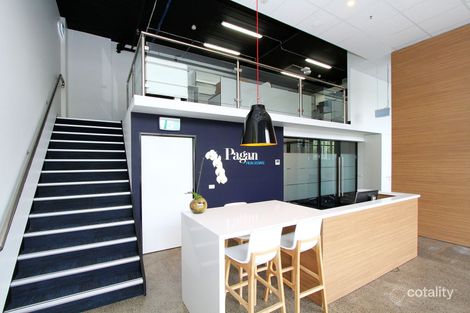 8 Mt Alexander Rd, Travancore, VIC 3032