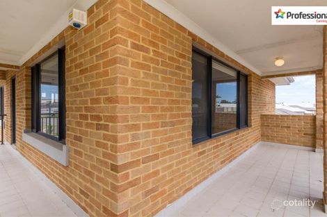 Property photo of 1/5 Oak Street Cannington WA 6107