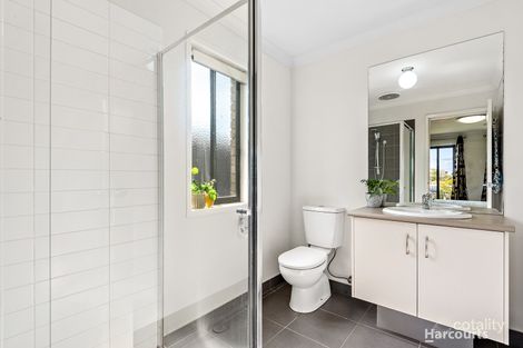 Property photo of 98 Webster Way Pakenham VIC 3810