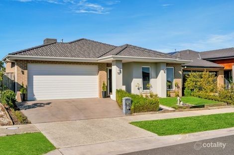 Property photo of 18 Strettle Crescent Cranbourne North VIC 3977