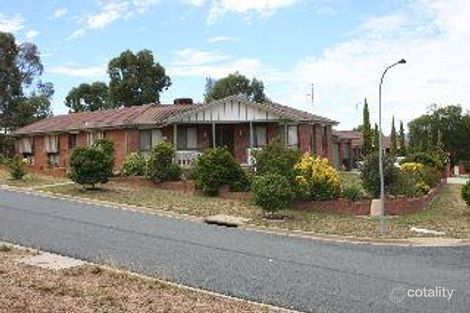 Property photo of 1 Amaroo Place Karabar NSW 2620