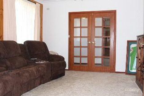 Property photo of 1 Amaroo Place Karabar NSW 2620