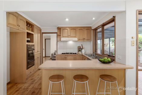 Property photo of 20 Balmoral Circuit Eltham VIC 3095