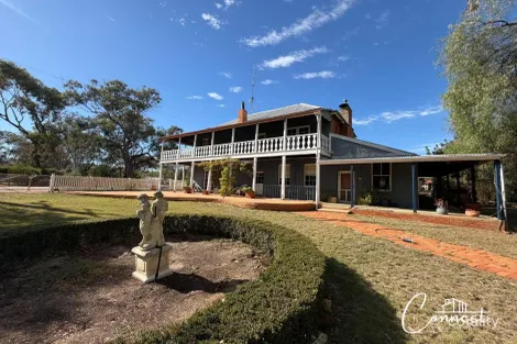 17 Avon Tce, York, WA 6302