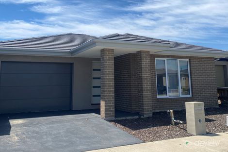 30 Newbury St, Pakenham, VIC 3810