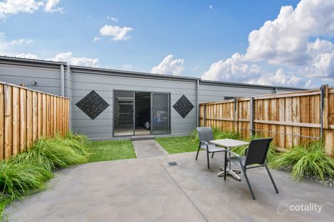 Property photo of 80 Treeve Parkway Werribee VIC 3030