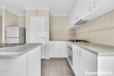 Property photo of 2/77 Bronson Circuit Hoppers Crossing VIC 3029