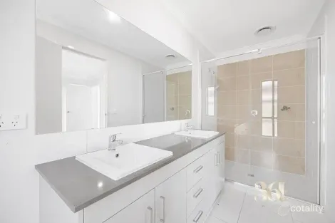 Property photo of 60 Riland Boulevard Tarneit VIC 3029