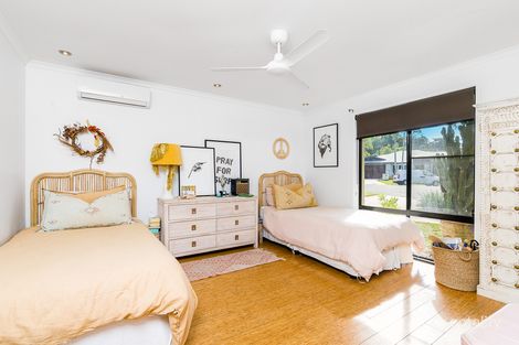 Property photo of 6 Midgenberry Place Suffolk Park NSW 2481