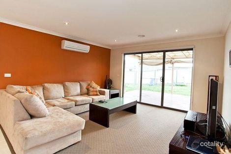 Property photo of 2 Liston Close Mount Clear VIC 3350