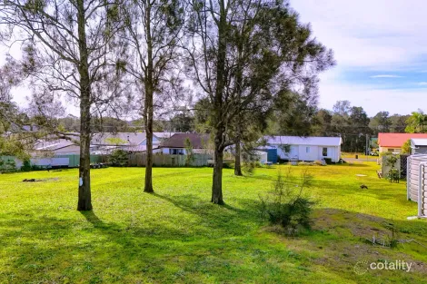 Property photo of 28 Warralong Street Coomba Park NSW 2428