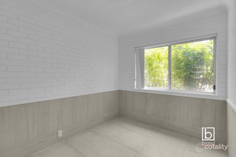 Property photo of 329 Tuggerawong Road Tuggerawong NSW 2259