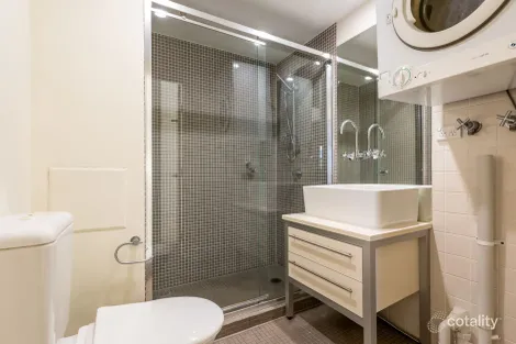 Property photo of 1/5 Carey Lane Southport QLD 4215