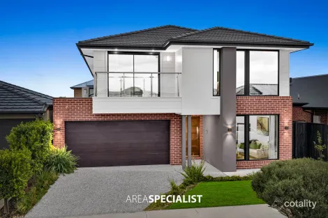 13 Maxwell St, Officer South, VIC 3809