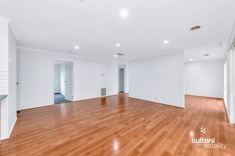 Property photo of 3 Parnell Court Cranbourne West VIC 3977