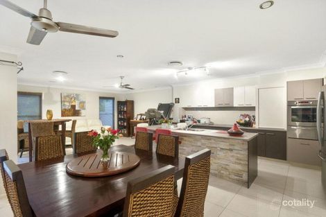Property photo of 2/17 Shannonbrook Grove Oxenford QLD 4210