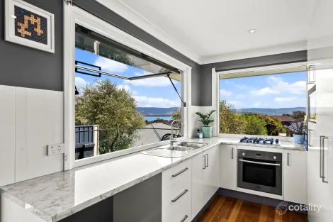 Property photo of 10 Freeman Parade Mount Warrigal NSW 2528