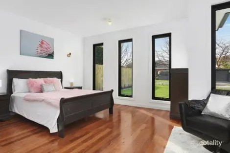 Property photo of 17B Akuna Avenue Notting Hill VIC 3168
