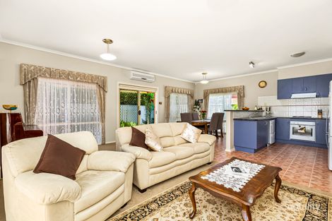 Property photo of 12 Netherton Place Caroline Springs VIC 3023