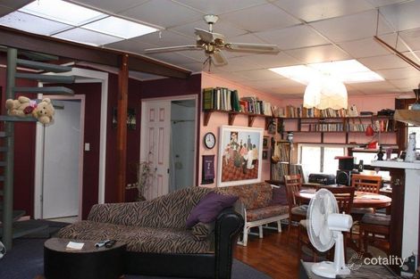 Property photo of 6 Hall Place Emerald QLD 4720