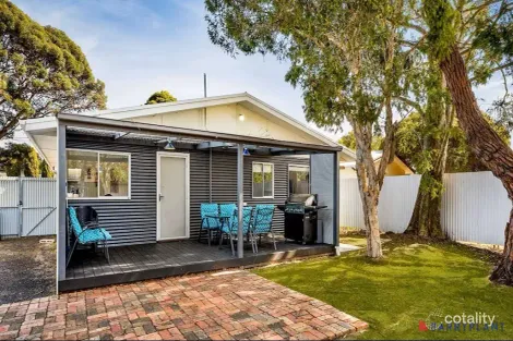 37 Churchill Dr, Cowes, VIC 3922