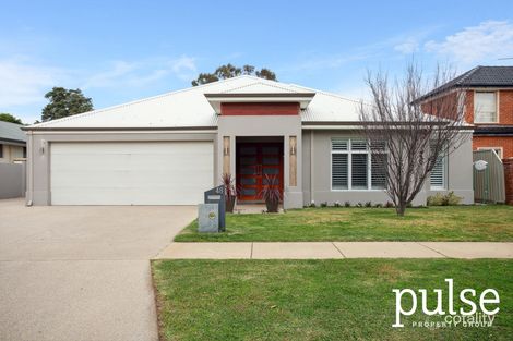 48 Second Ave, Rossmoyne, WA 6148