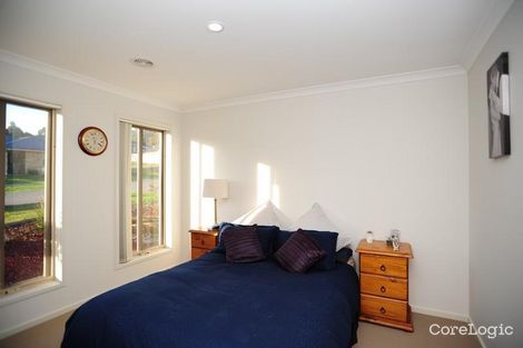 Property photo of 8 Namel Court Drouin VIC 3818