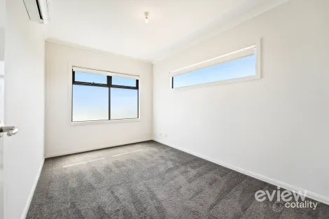 Property photo of 74 Treeve Parkway Werribee VIC 3030
