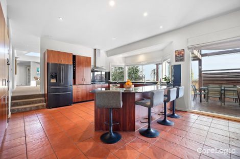 Property photo of 24 Edrington Park Drive Berwick VIC 3806