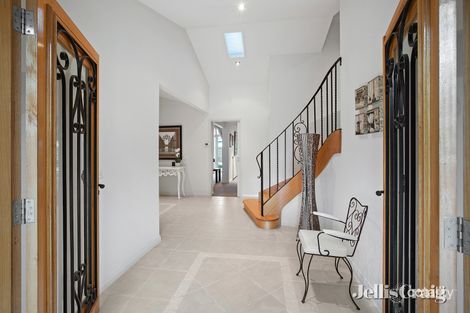 Property photo of 18 Kardinia Crescent Warranwood VIC 3134