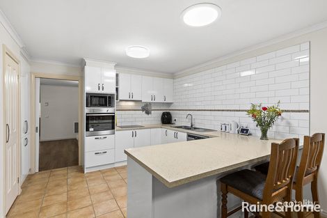 Property photo of 2/13 Jade Way Hillside VIC 3037