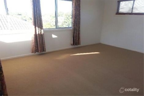Property photo of 16 Thelma Avenue Biggera Waters QLD 4216