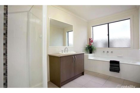 Property photo of 20 Alder Way Cranbourne VIC 3977