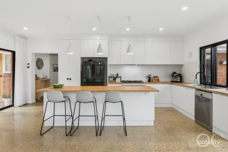 Property photo of 5 Traminer Close Wynn Vale SA 5127
