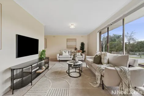 Property photo of 10 The Glades Doncaster VIC 3108