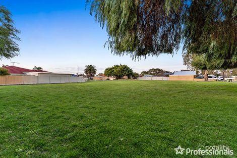 Property photo of 12 Leeuwin Parade Rockingham WA 6168