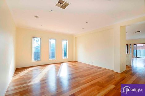 Property photo of 10 St Vincent Place Berwick VIC 3806