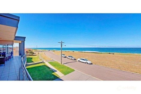 Property photo of 7 Barrie Crescent Stockton NSW 2295