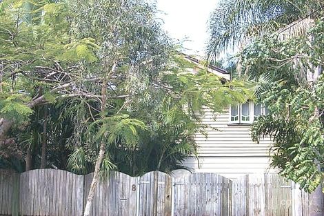 8 Rowsley St, Greenslopes, QLD 4120