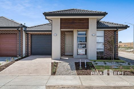 Property photo of 38 Moroak Crescent Clyde North VIC 3978