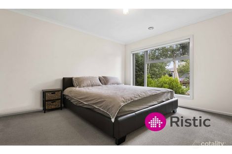 Property photo of 38 Barmah Drive South Morang VIC 3752