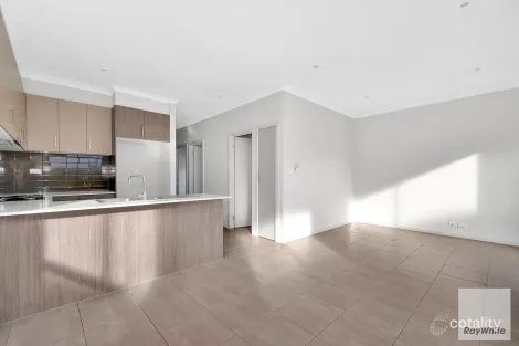 Property photo of 9/40 McCubbin Way Caroline Springs VIC 3023