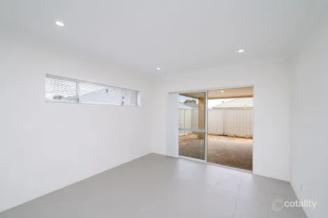 Property photo of 3 Chasselas Road Hocking WA 6065