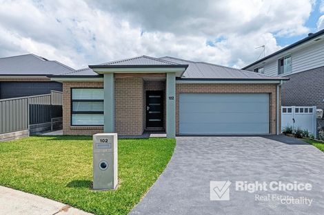 102 Broughton Ave, Tullimbar, NSW 2527