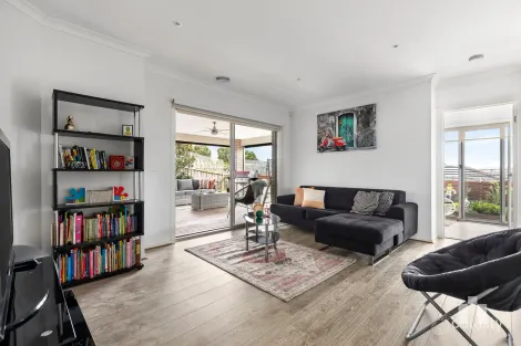 Property photo of 71 Mac Knight Wynd Doreen VIC 3754