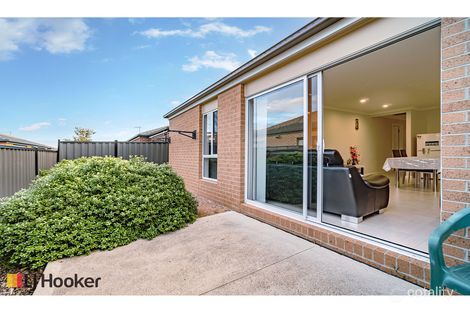Property photo of 28 Loudon Circuit Craigieburn VIC 3064
