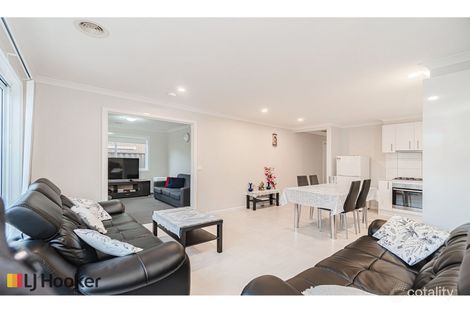 Property photo of 28 Loudon Circuit Craigieburn VIC 3064
