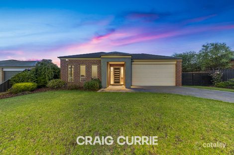 33 Banjo Paterson Dr, Pakenham, VIC 3810