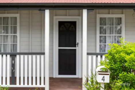 Property photo of 4 Macalister Street Ipswich QLD 4305